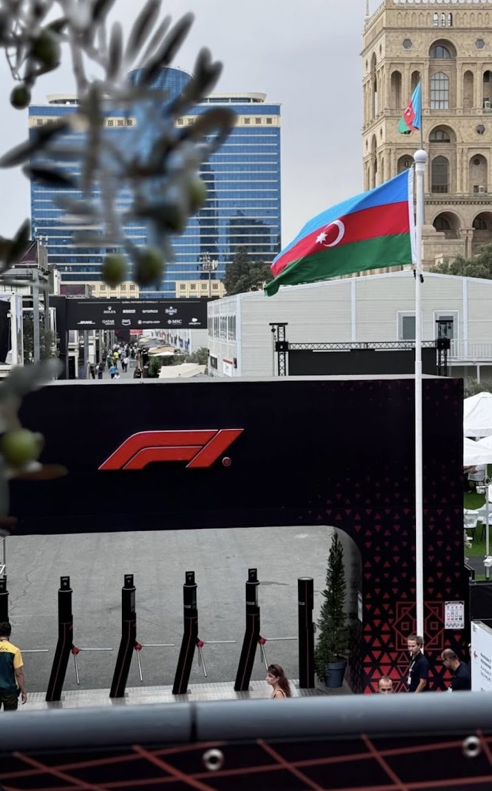 FORMULA_1-21 Coloma Srl FORMULA 1 QATAR AIRWAYS AZERBAIJAN GRAND PRIX 20251